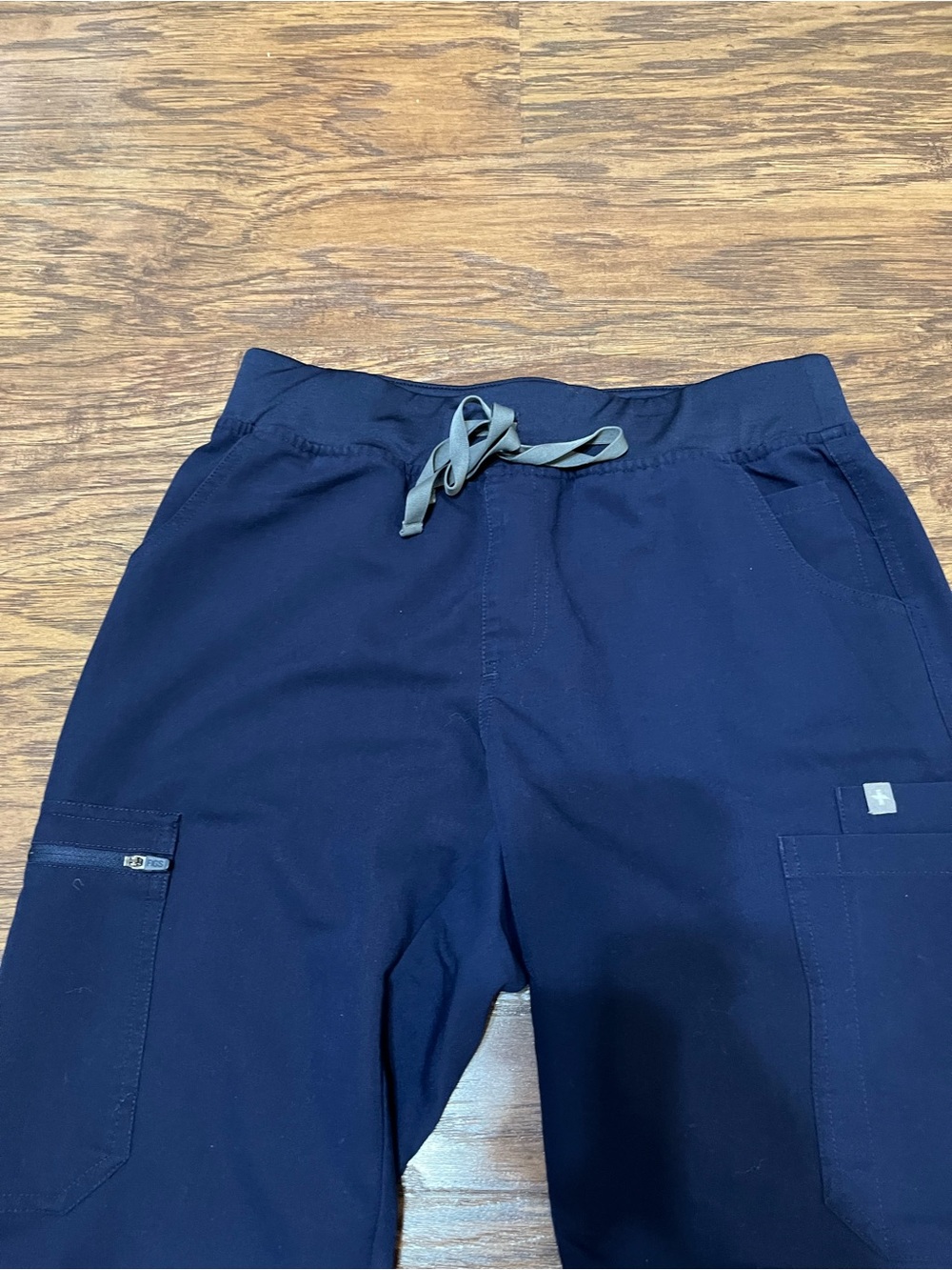 Bundle of 4 FIGS Navy Scrub Sets - Size Small - Picture 9 of 16